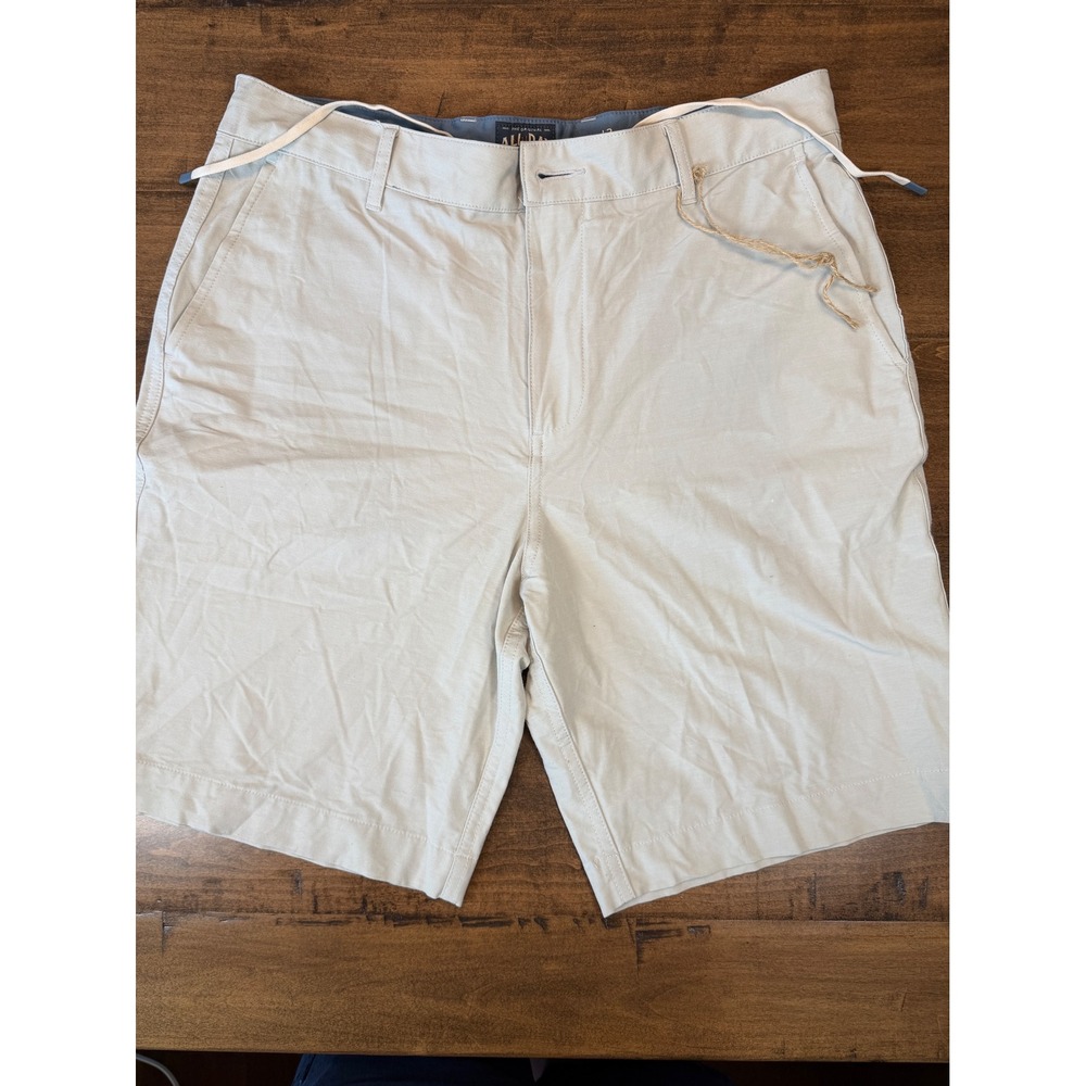 Faherty Brand Mens Shorts 32 Light Gray Tailored Fit 7 Inch Inseam Hybrid